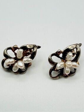 Vintage Two Tone Baroque Pearl Floral Post Earrings Retro